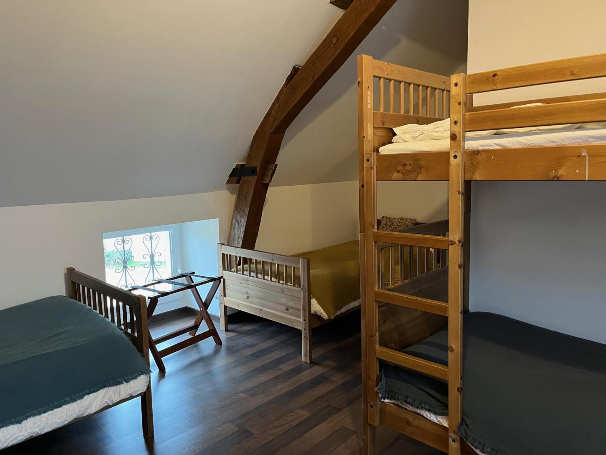 Chateau Du Mauny, Gites Et Chambres D'Hotes En Bourgogne Rosey Room photo